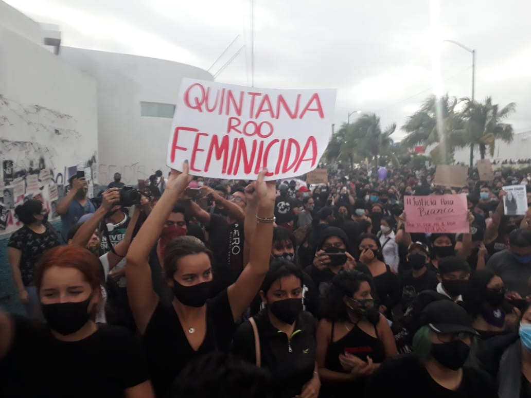 Policías de Cancún disparan durante protesta contra feminicidio de Alexis; hay dos heridos
