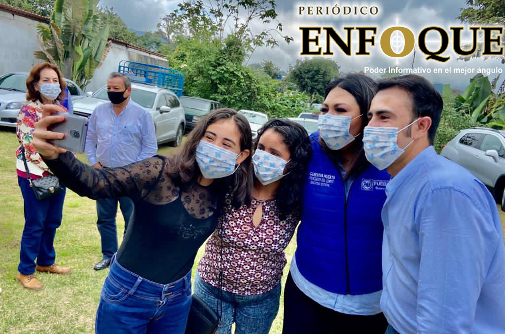 La dirigente estatal del PAN respalda a sus compañeros de Xicotepec.