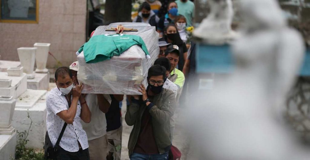 Suman 101,926 muertes por coronavirus en México; hay un millón 49,358 casos