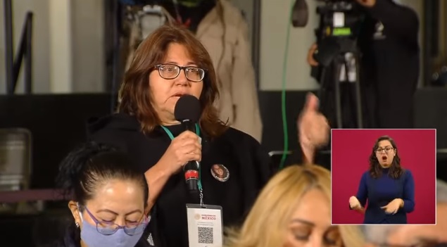 Madre de María del Sol, fotoperiodista asesinada, entrega a AMLO carta para pedir alto a feminicidios