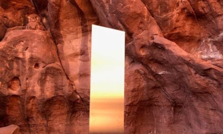 ¿Robado? Desaparece el misterioso monolito metálico colocado en desierto de Utah