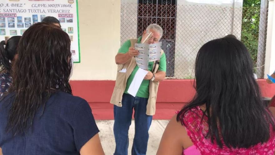 Inseguridad nivel: en Veracruz resguardan boletos ganadores de rifa del avión para que no se los roben