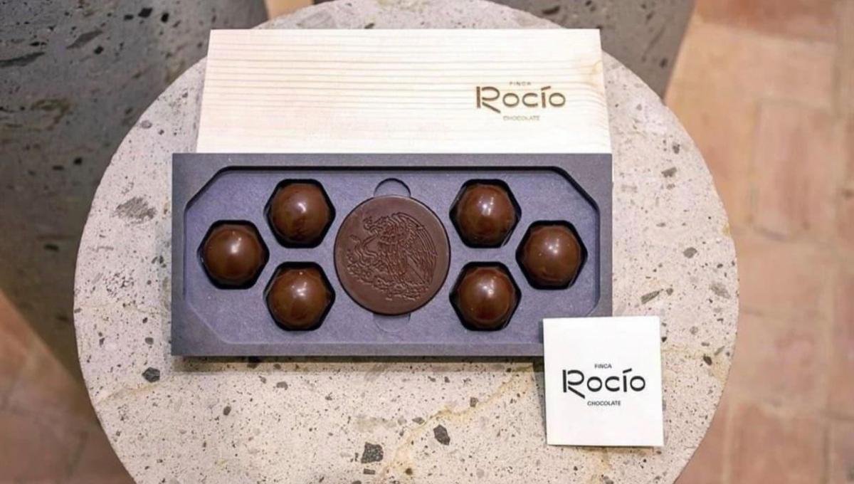 Hijos de AMLO sellan sus chocolates con el Escudo Nacional y causan polémica