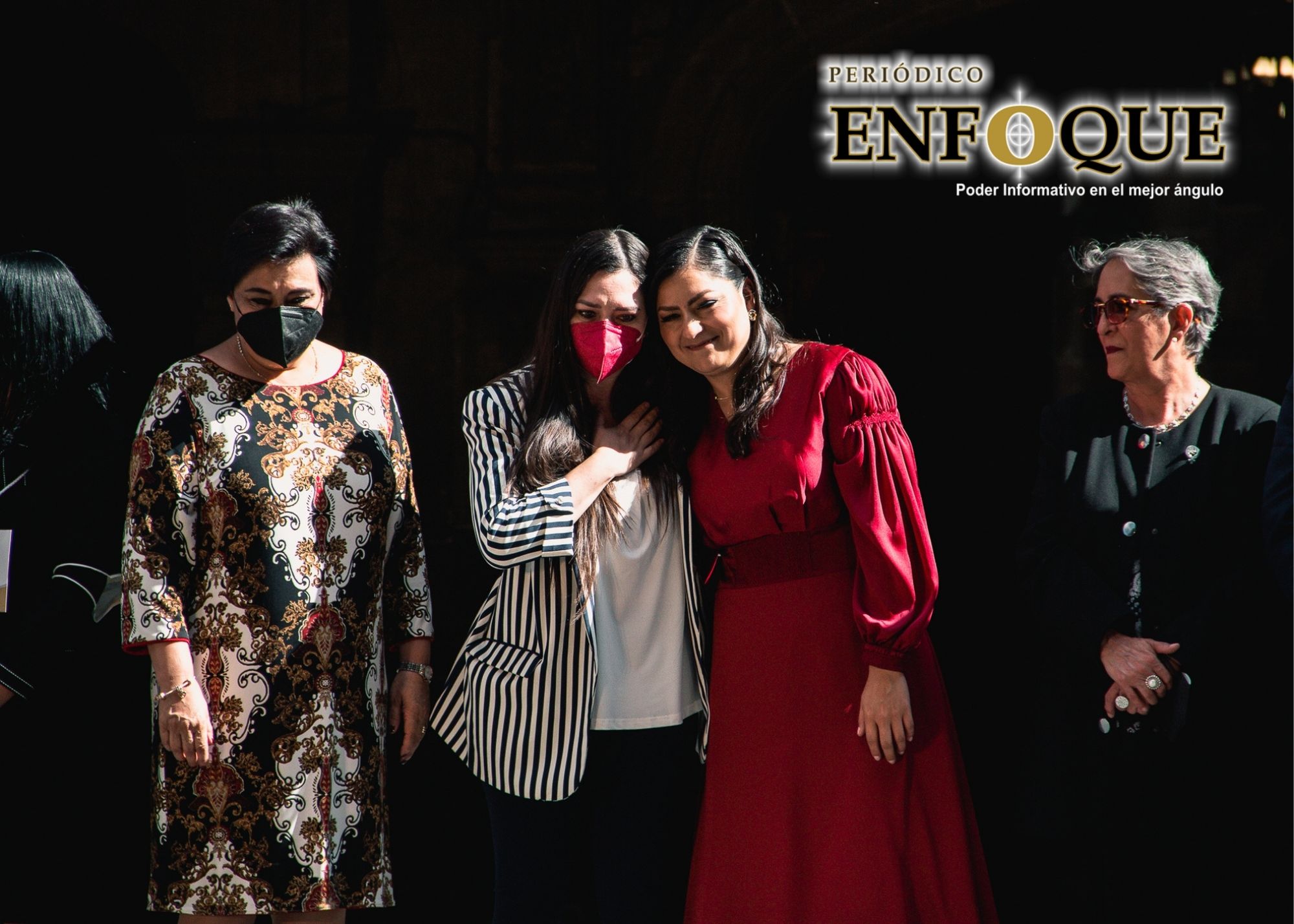 Abrazos y lágrimas en último informe de gobierno de Claudia Rivera