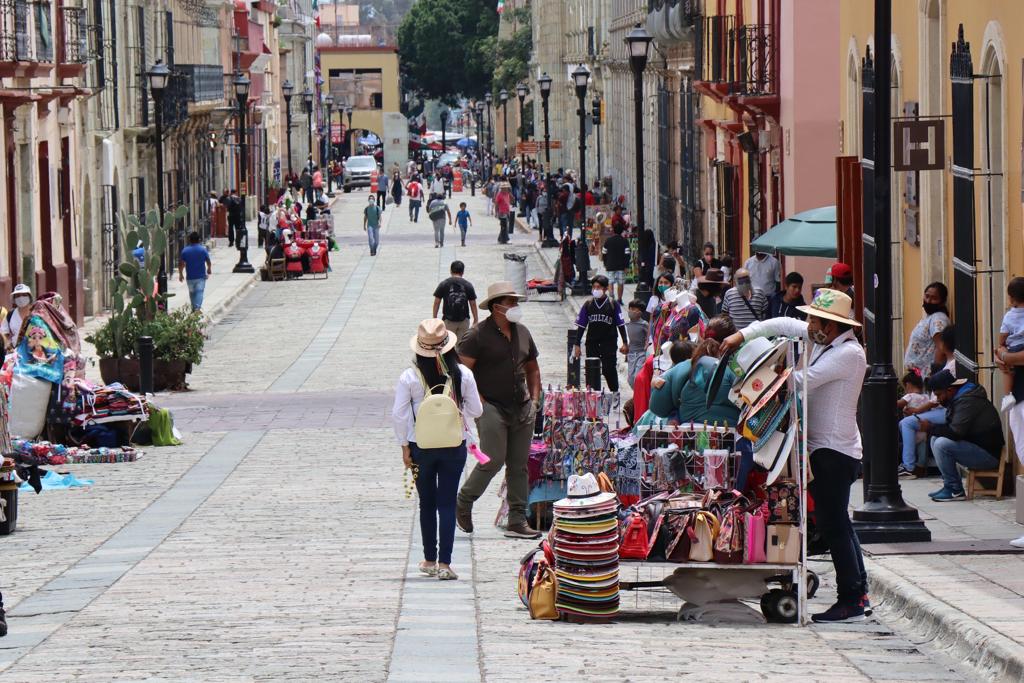 Murat anuncia que Oaxaca regresará a semáforo naranja ante repunte de casos de COVID-19