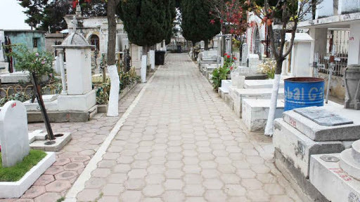 Panteones deben permanecer cerrados: recomienda CEPC  