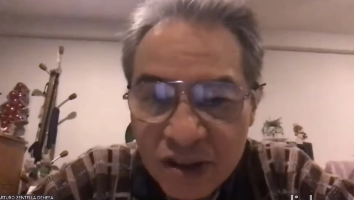 Profesor de la UNAM acosa y mienta la madre a alumnos durante clase virtual (Video)