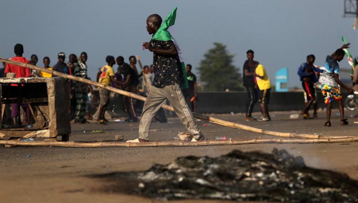 Nigeria bajo fuego: Policías disparan a matar a manifestantes en Lagos