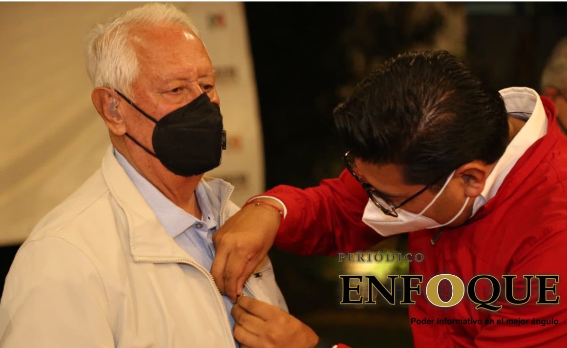 El PRI Puebla hace entrega de reconocimientos a miembros honorarios de la CTM 