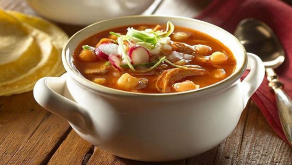 Sano y completo: IMSS aprueba al pozole como un platillo saludable