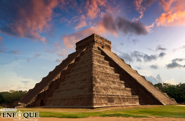 El mito del descenso de kukulkán, la serpiente emplumada de Chichén itzá que aparece cada equinoccio