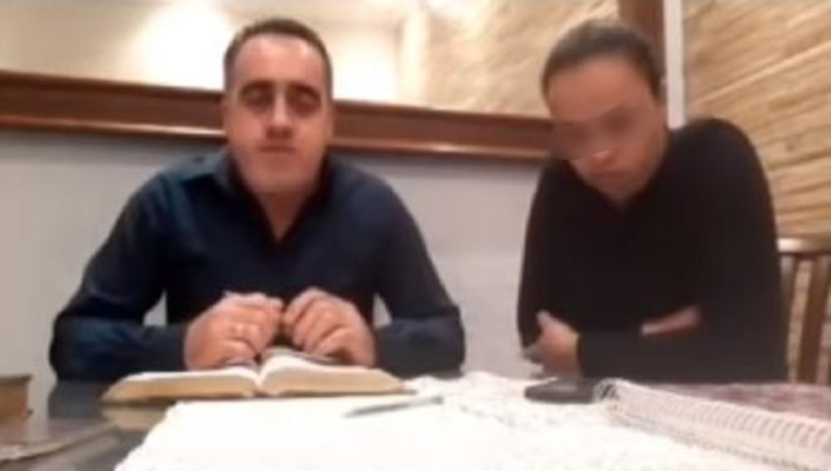 Pastor agredió a su esposa sin darse cuenta que su celular transmitía en vivo (Video)