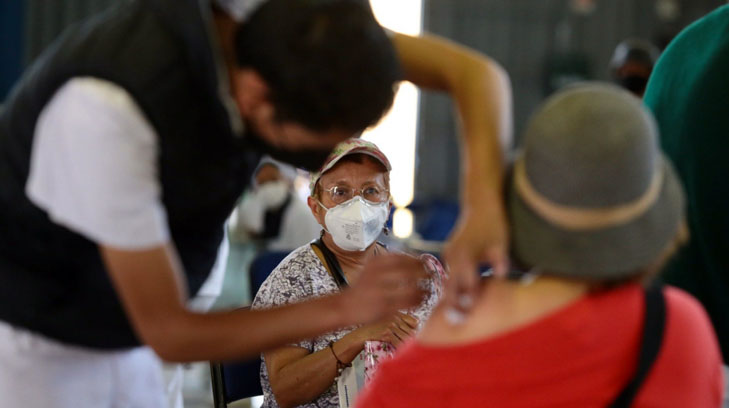 Esta es la carta que escribió una abuelita para pedir auxilio en el centro de vacunación anticovid