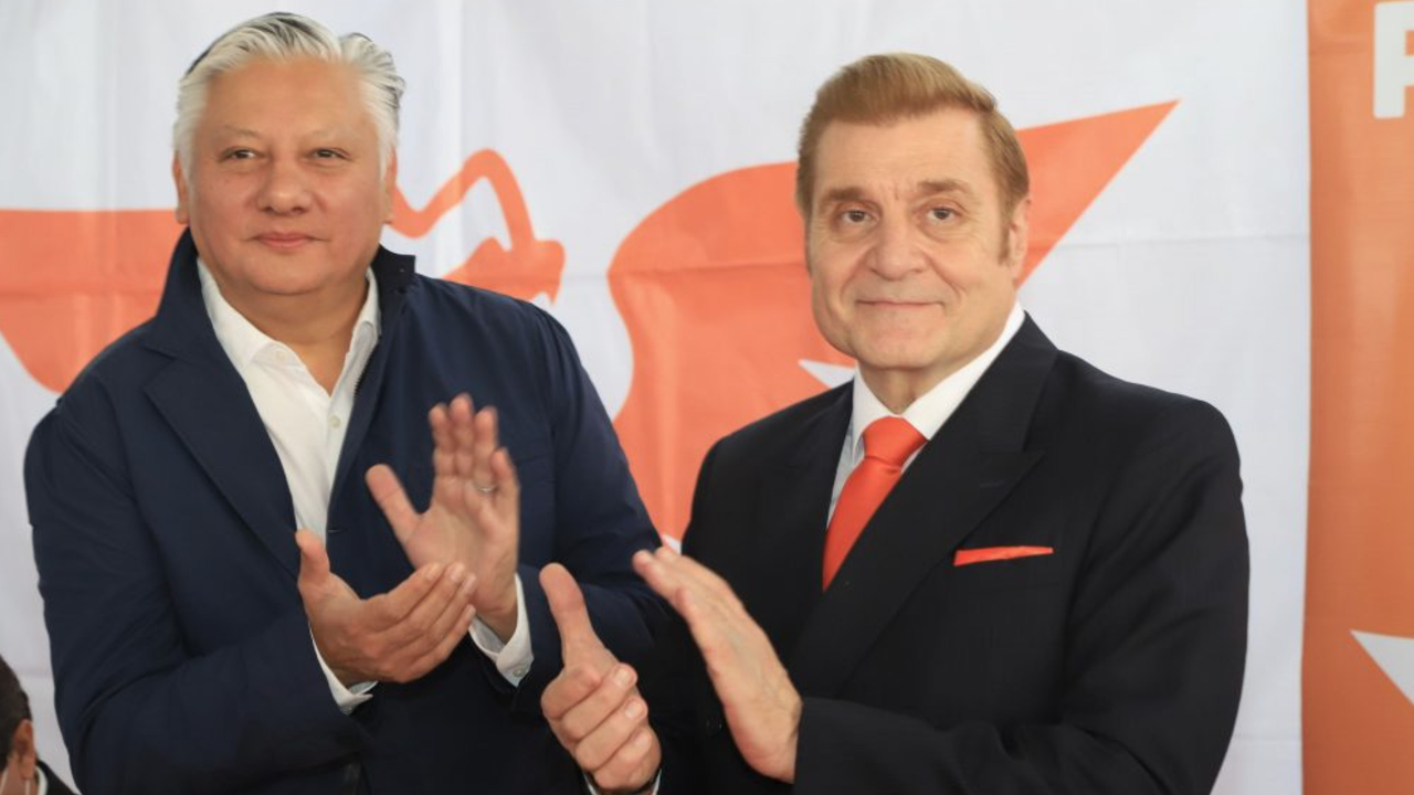 Movimiento Ciudadano presenta a Edgar Yamil como su candidato por la Alcaldía de Puebla. 