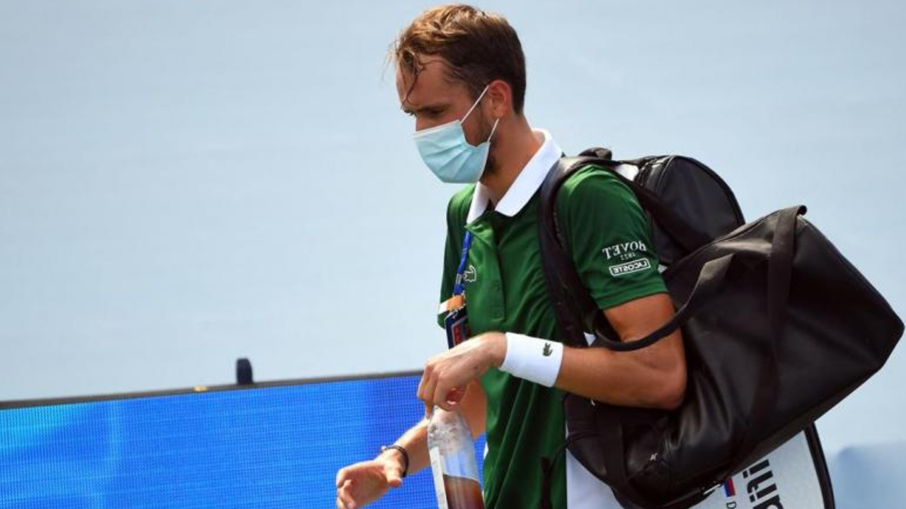 Daniil Medvedev es baja del Masters de Montecarlo tras dar positivo a COVID. 