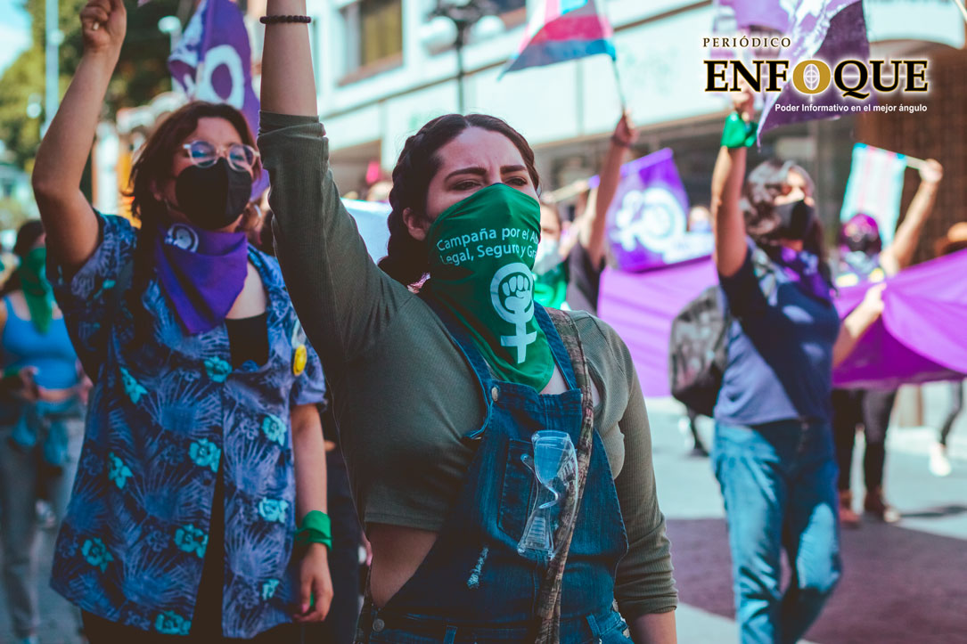 Feministas acusan al Congreso de Puebla de incumplir con fechas para discutir la legalización del aborto
