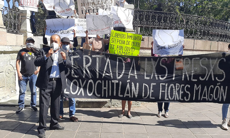 Exigen a la Fiscalía de Oaxaca retirar cargos contra presos políticos de Eloxochitlán, acusados de homicidio