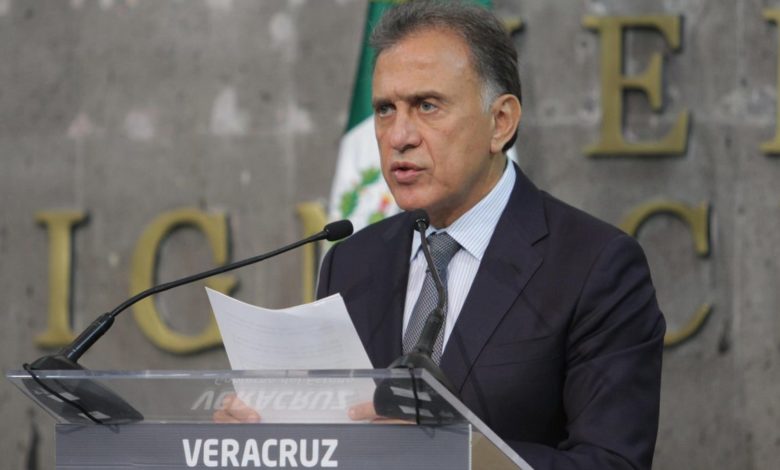 FGR abre investigación contra Miguel Ángel Yunes por corrupción y él acusa persecución
