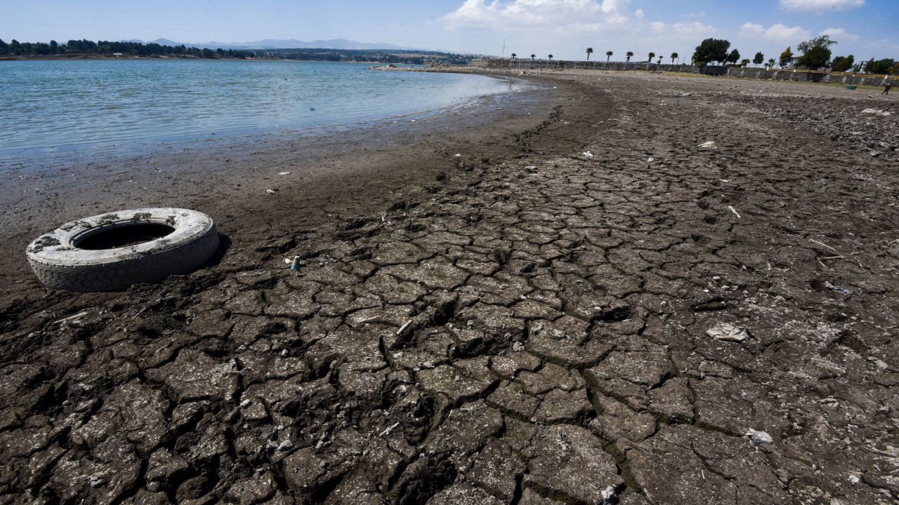 Sequía deja en mínimos de agua a los habitantes del Valle de México