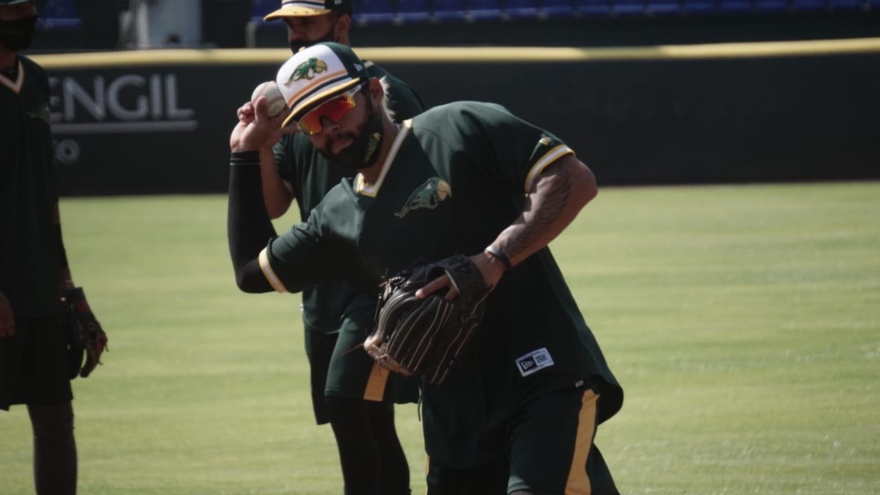 Wilin Rosario, dueño de la primera base en Pericos de Puebla