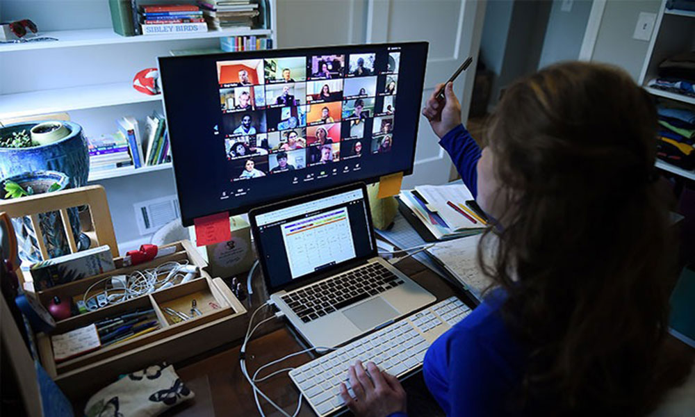 Maestra de inglés en México es agredida por su pareja durante clase virtual