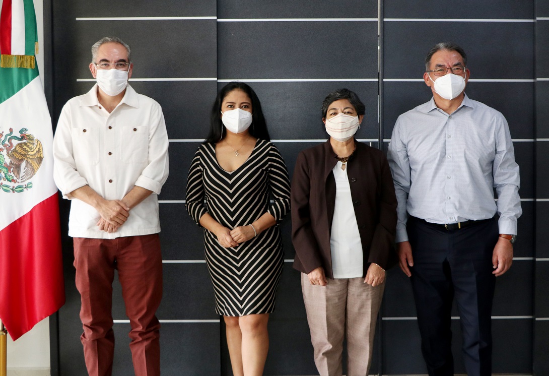 SEP y Salud Puebla acuerdan estrategia de vacunación para personal educativo en el Estado