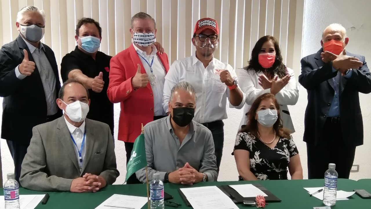 Militantes de Movimiento Ciudadano Puebla efectuaron un intercambio de ideas ante distintos miembros de la Coordinación Empresarial del Estado.