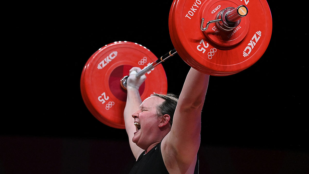 Laurel Hubbard, primera atleta transgénero que compite en los Juegos Olímpicos queda eliminada en halterofilia 