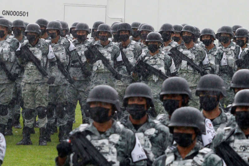 Cerca de comprar rifles automáticos de Sig Sauer a EEUU: México