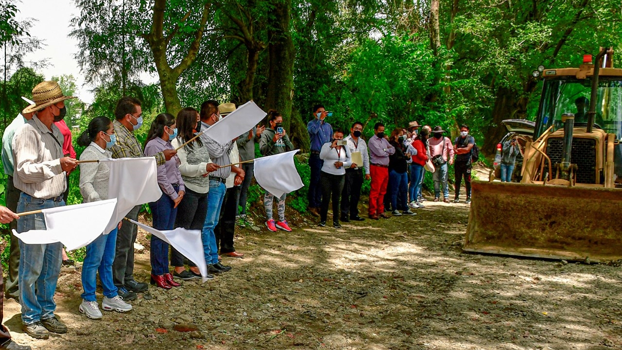 Gobierno de Cuautlancingo inició con los trabajos de pavimentación de una calle estratégica del municipio