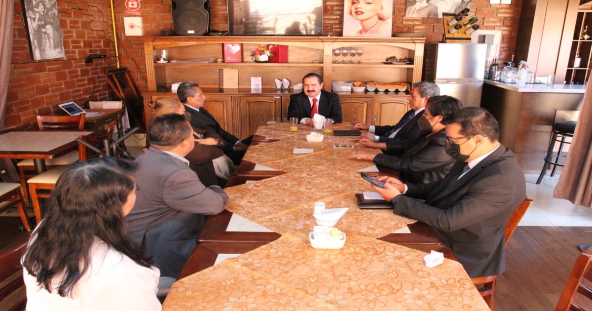 Comunicación permanente ofrece Bernal Salazar a barras y colegios de abogados