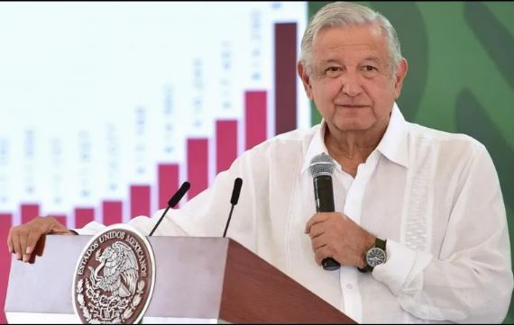 'Es necesario, cambiar libros de texto para una educación humanista': AMLO