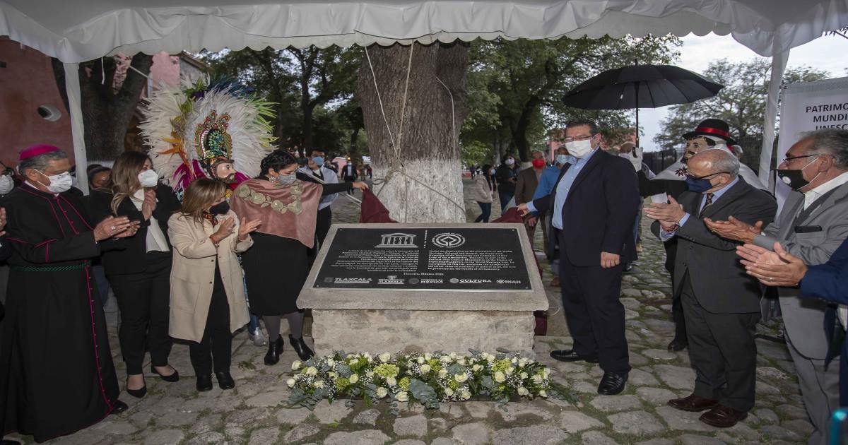 Develan Frausto y Mena placas alusivas al ex convento de San Francisco como patrimonio mundial