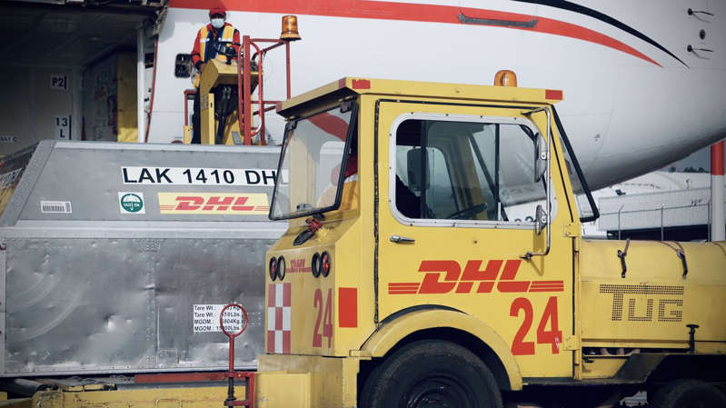 Llega nuevo lote con más de 288 mil vacunas anticovid de Pfizer en AICM