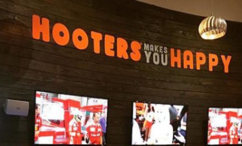 Mujer denuncia presunta red de trata de personas; enganchan a mujeres con ofertas de trabajo falsas en Hooters