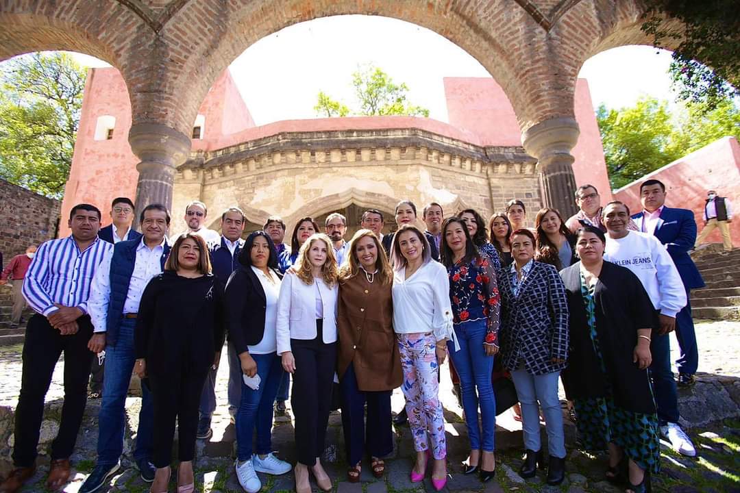 Se reúne Lorena Cuéllar con diputados electos