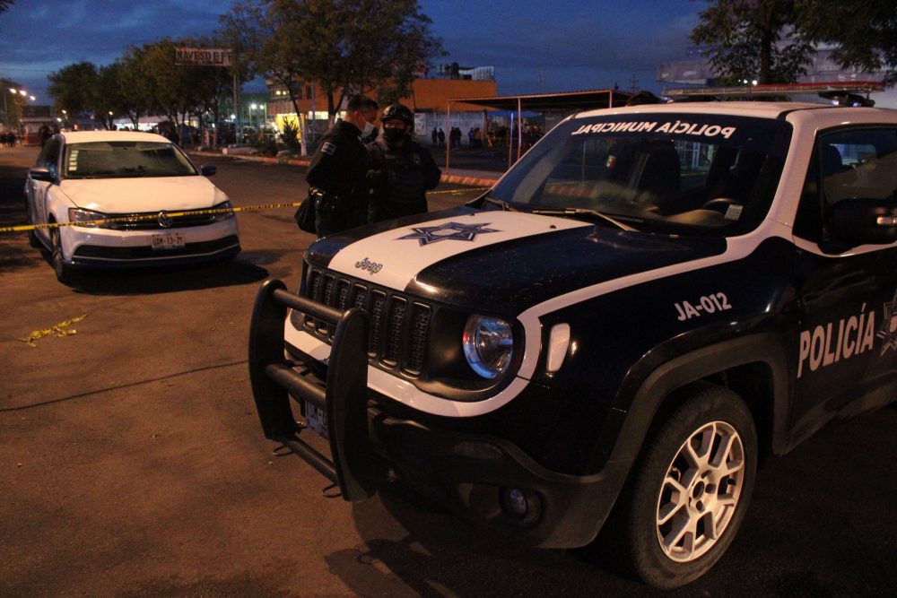 Detienen a sujeto que paseaba en la Central de Abasto una cabeza humana (VIDEO)