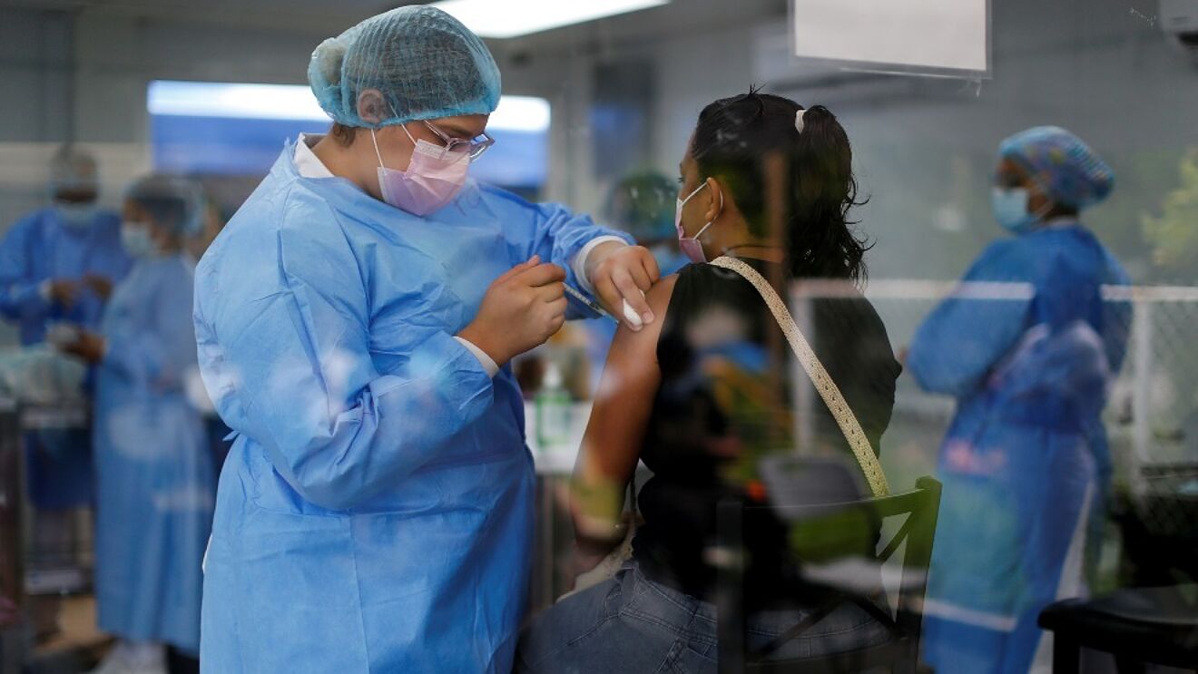 México registra 6, 543 nuevos contagios de Covid-19, siendo la mayor parte de los casos el grupo de 18 a 29 años.