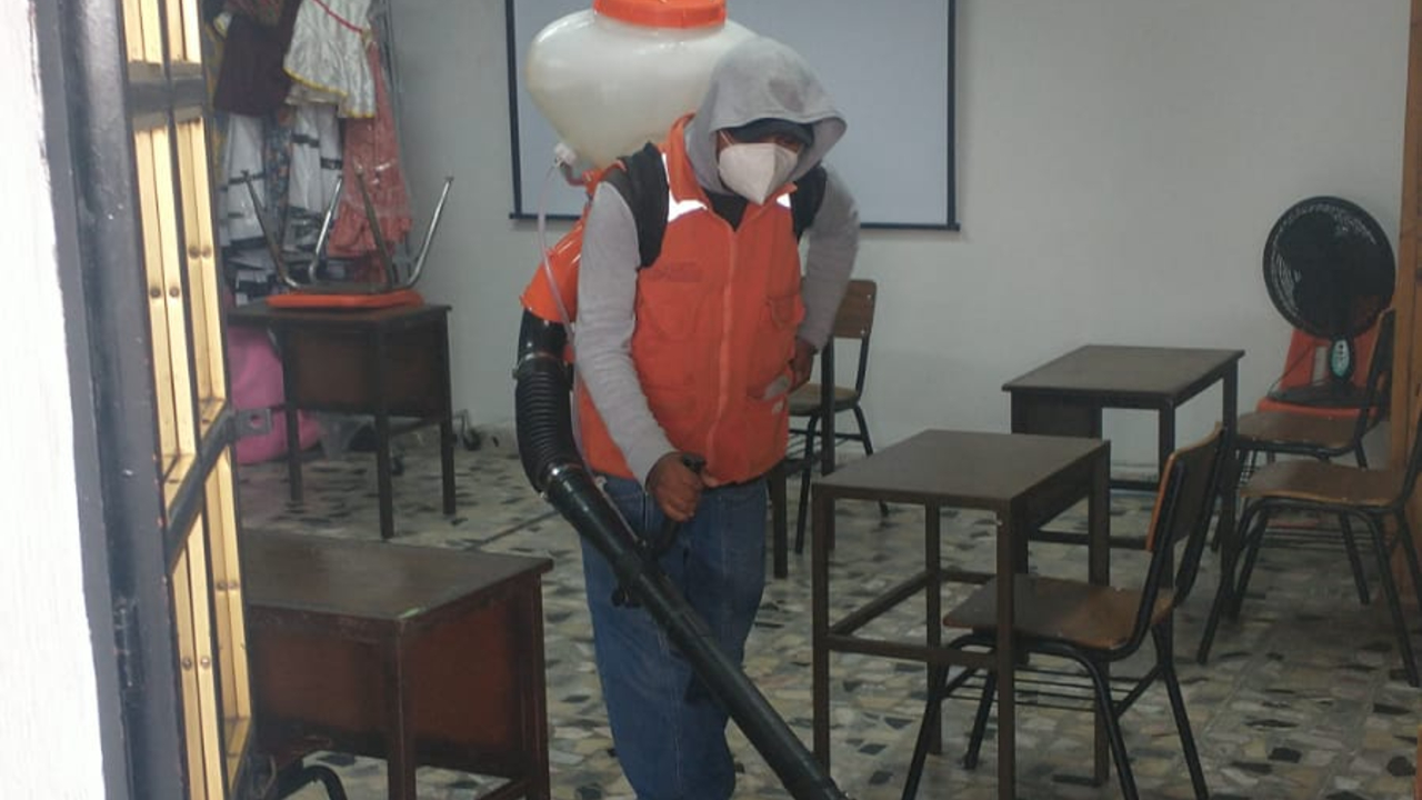 Continúan ejecutándose tareas de desinfección en las Escuelas de San Pedro Cholula