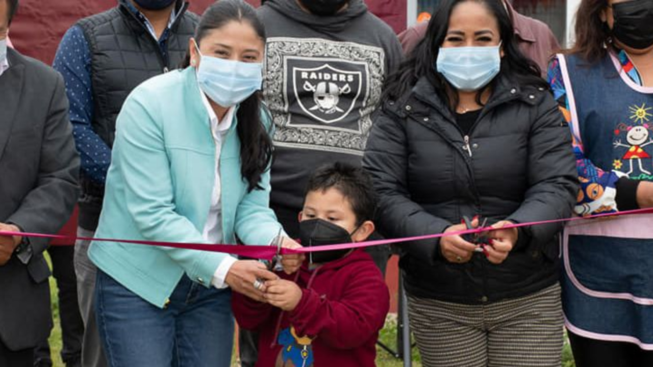 Ayuntamiento de Cuautlancingo hace entrega de un aula en el Preescolar el Preescolar Hermenegildo Galeana