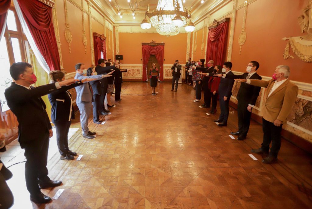 Lorena Cuéllar toma protesta al gabinete legal