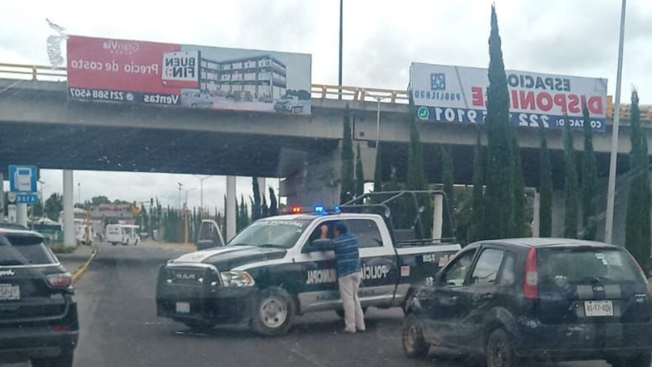 Residentes de Tlaxcalancingo cerraron en seña de manifestación la Federal Atlixco 