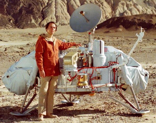 Cuál es el sentido de mandar misiones tripuladas a marte, según Carl Sagan