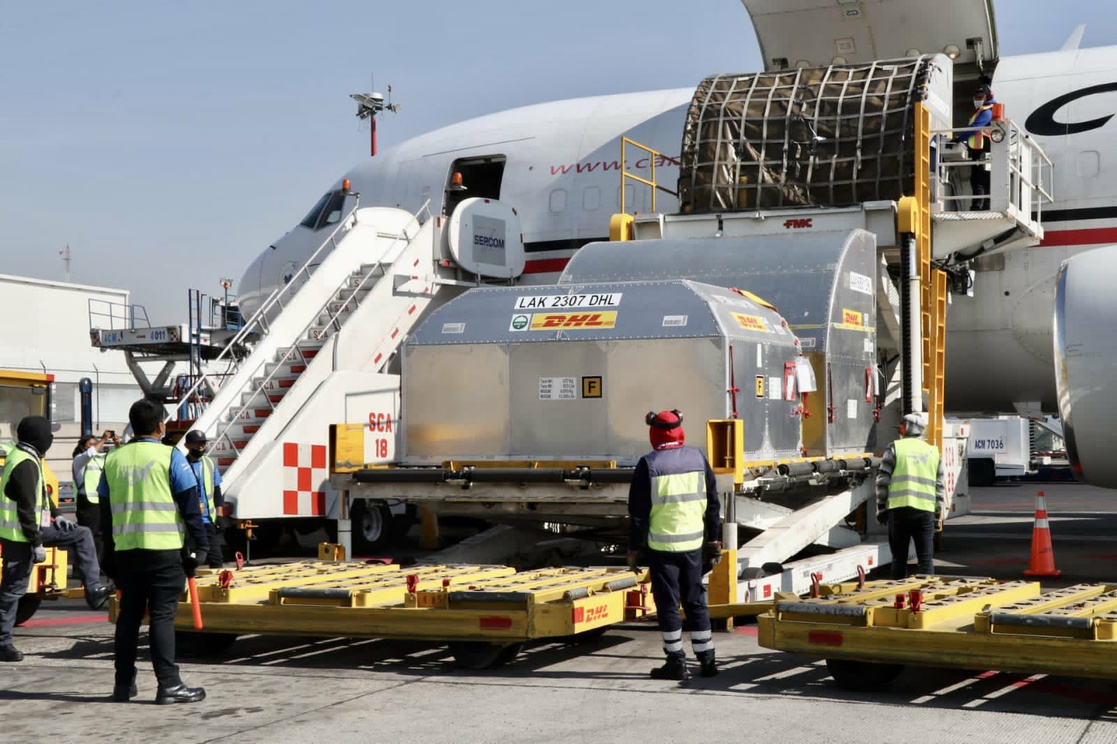 ¡Más vacunas!, llegaron a México 585 mil vacunas Pfizer provenientes de EU