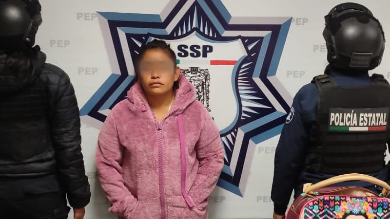 Detienen a mujer de 31 años por posesión de diversas drogas para su venta en los Reyes de Juárez