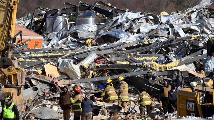 Suman 94 muertos tras tornados en Kentucky