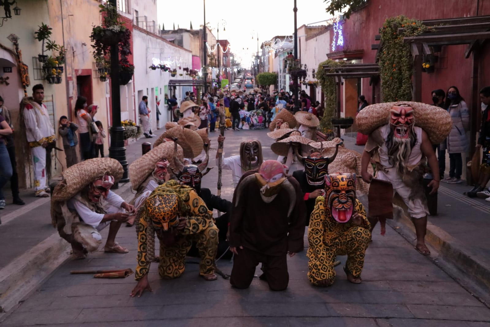 La presidenta Ariadna Ayala se compromete a apoyar al Huehue Atlixcáyotl