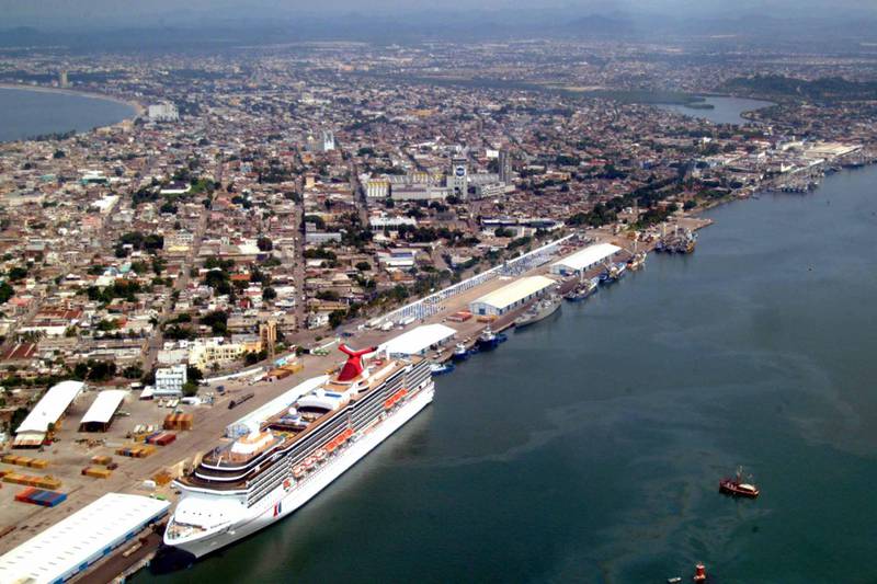Sinaloa impide llegada de 2 cruceros con un centenar de contagiados