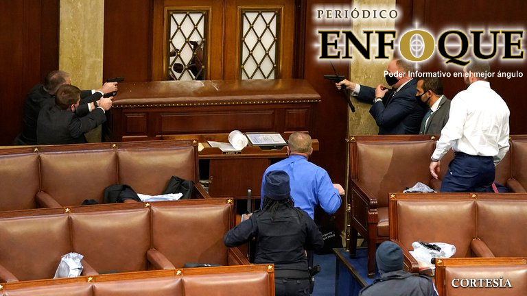 Algo nunca antes visto. Así entraron los manifestantes proTrump al Capitolio. 