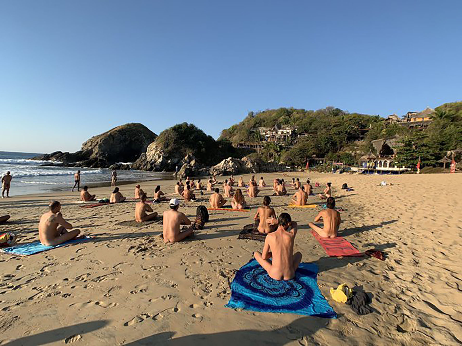 Anuncian Festival Nudista 2021 en playa de Oaxaca, pese a emergencia sanitaria por Covid-19
